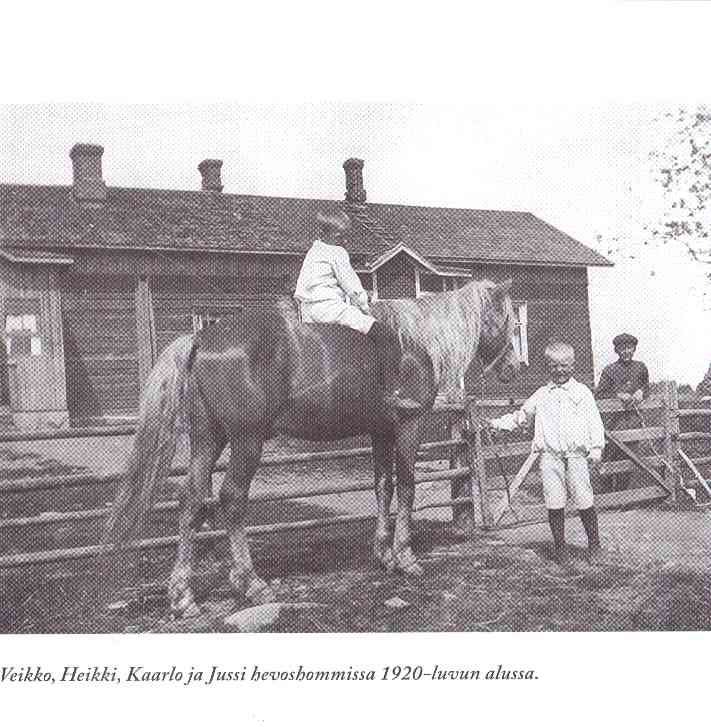 Veikko ratsastaa